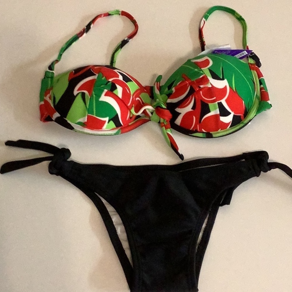 Recco Size Medium Underwire Brazilian Bikini Set. New With Tags